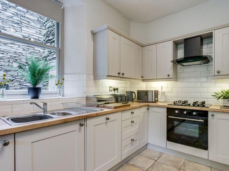 Gorgeous Cottage In Bowness Bagian luar foto